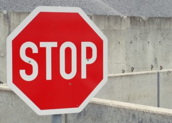 Реверсивное движение ввели на трассе Краснодар — Верхнебаканский из-за ремонта на месяц