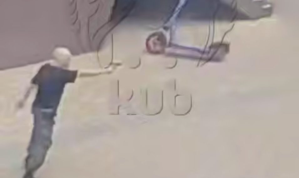 В Краснодаре разгуливал мужчина с пистолетом