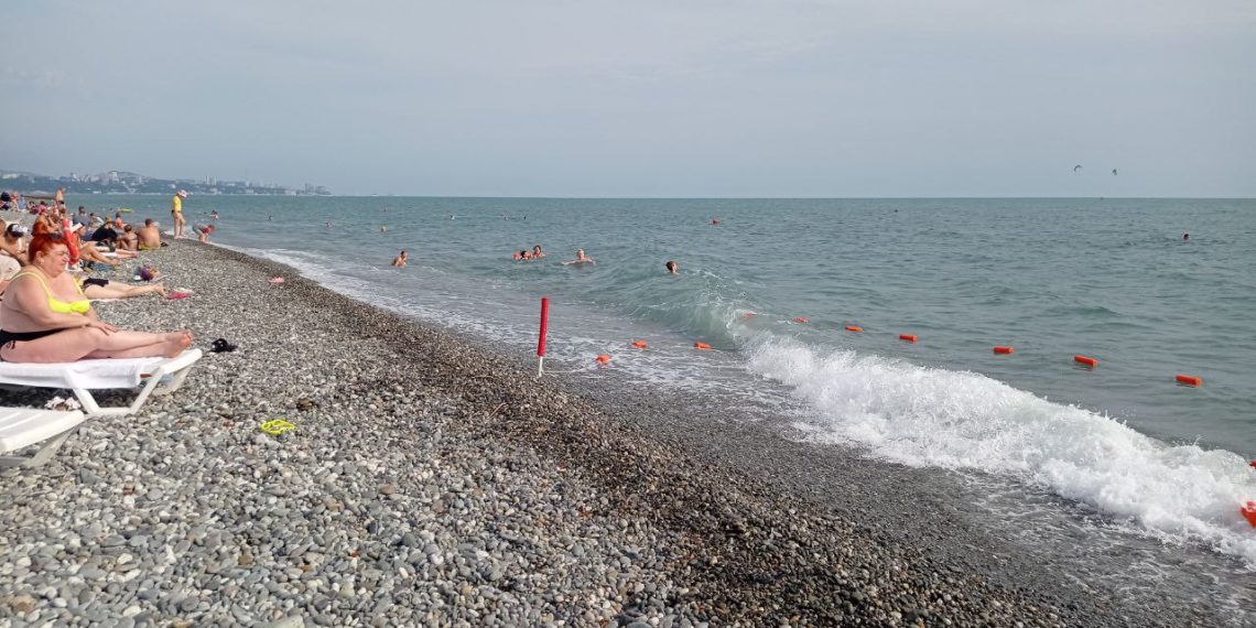 Мэр Сочи подтвердил эвакуацию с пляжей города днем 24 сентября