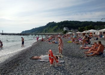 В Сочи ограничат доступ к пляжами до конца первой половины дня 25 сентября