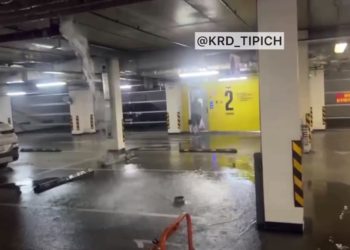 В Краснодаре затопило подземную парковку в элитном ЖК