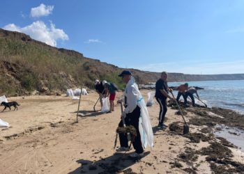 Оперштаб: в Темрюкском районе зафиксированы выбросы фрагментов нефтепродуктов