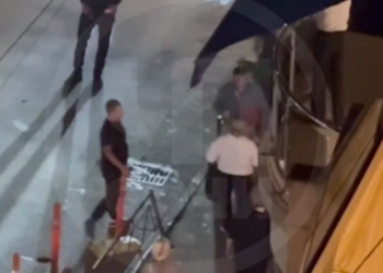 В результате потасовки у алкомаркета в Сочи пострадавший остался лежать в крови