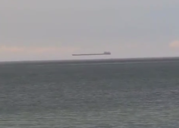 Фантом у берегов Голубицкой на Кубани: траулер-призрак явился в миражe