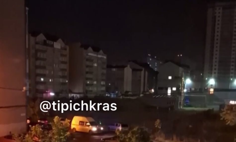 В Краснодаре скорая не смогла попасть к больному из-за закрытых ворот