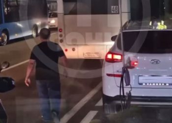 В Сочи водитель автобуса напал на коллегу и плевал ему в лицо