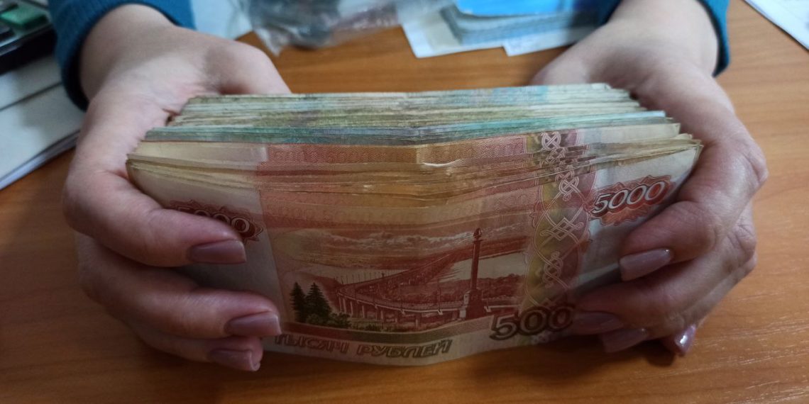 SuperJob: 31% жителей Краснодара не против неофициального трудоустройства