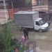 В Краснодаре мужчина пинал женщину и таскал ее за волосы