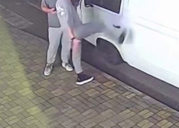 Биба и Боба разгромили припаркованный автомобиль в Краснодаре