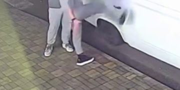 Биба и Боба разгромили припаркованный автомобиль в Краснодаре