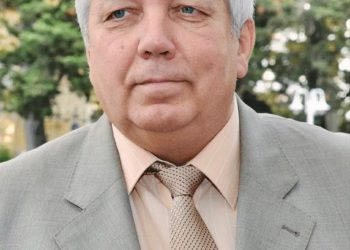 Мэр Сочи поздравил с 80-летним юбилеем Почетного гражданина Михаила Миленина