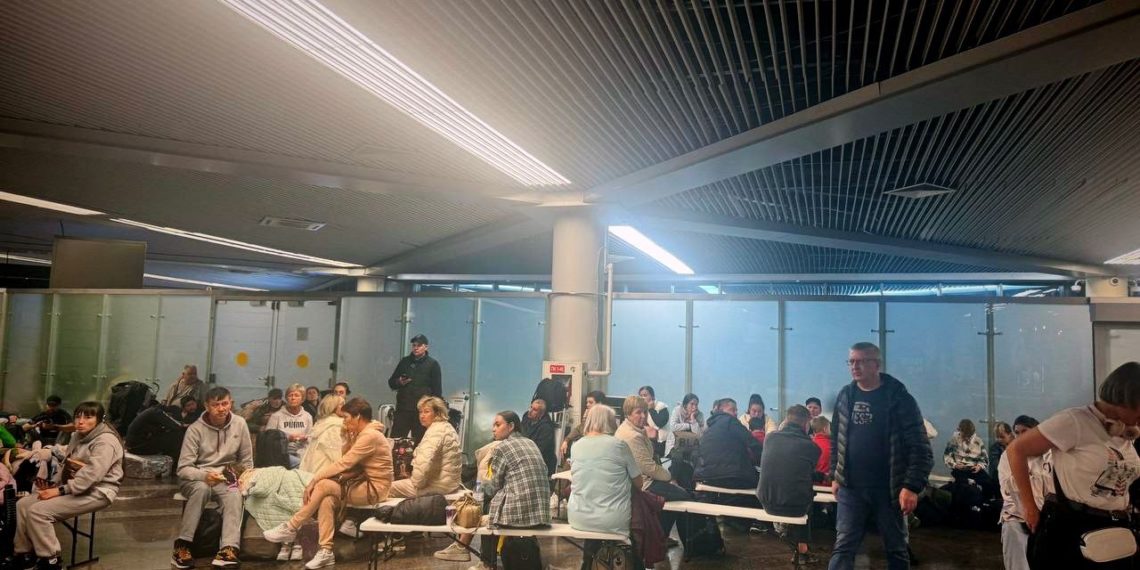 Пять рейсов из Сочи перенаправлены на запасные аэродромы из-за ограничений