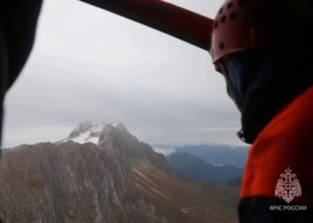 Туристов с горы Фишт в Адыгее эвакуировали, а погибшего передали следственным органам