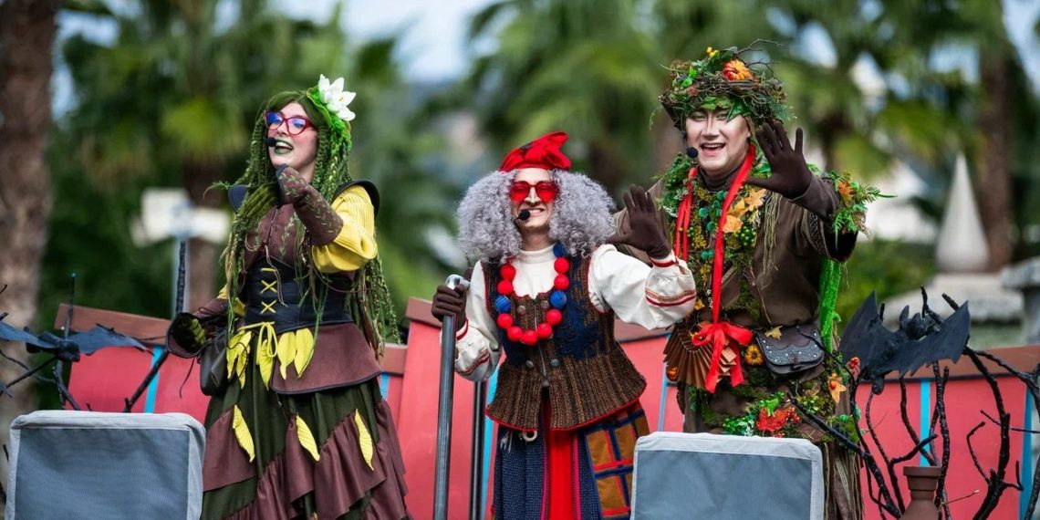 В Сочи Парке стартовал День рождения Бабы Яги с огненными шоу и парадами