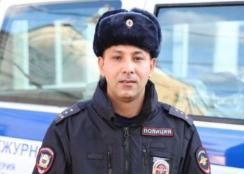 На пожаре на Кубани полицейский спас женщину и 10 цыплят