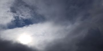 Стихия обрушится на Кубань: в регионе ожидают ливни, грозы и мокрый снег