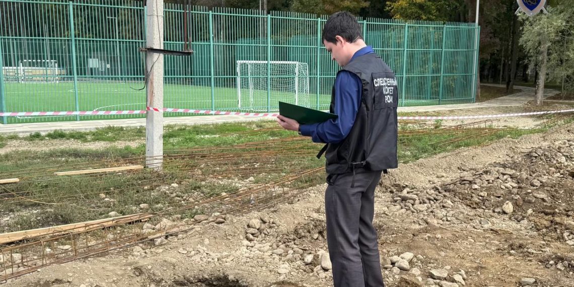 СК завел уголовное дело по факту падения 11-летнего мальчика в яму на Кубани