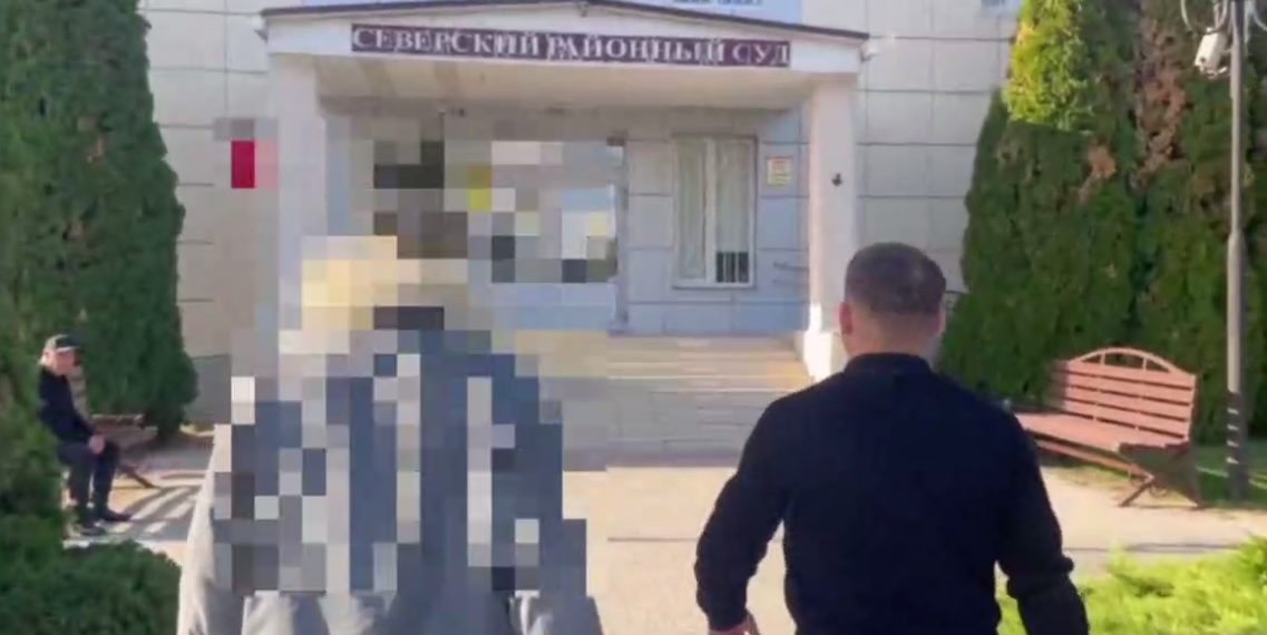 На Кубани 69-летнего мужчину оштрафовали за экстремистскую символику