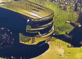 В Краснодаре на Садовой неизвестный устроил погром припаркованных автомобилей