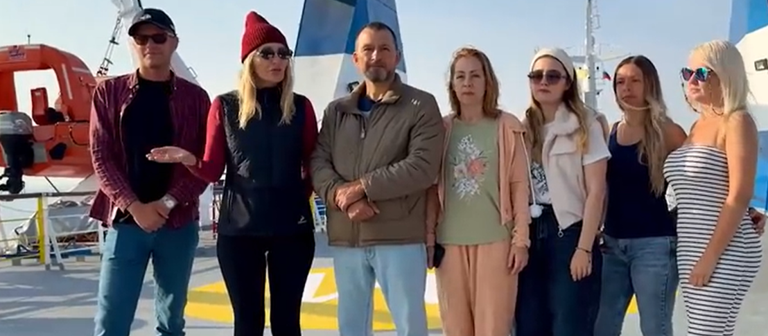 Пассажиры застрявшего у Сочи парома записали видеообращение с просьбой о помощи