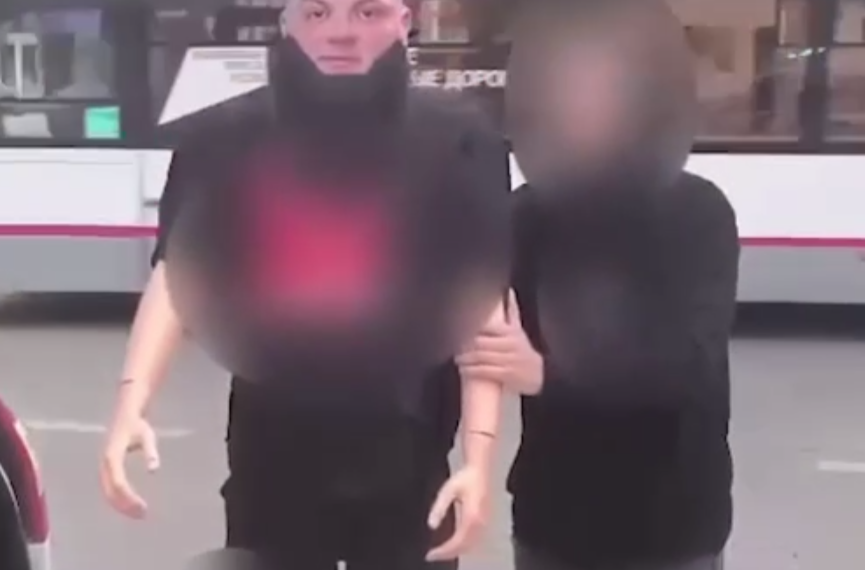 В Краснодаре бородатого пассажира на крыше оштрафовали. Но это не человек