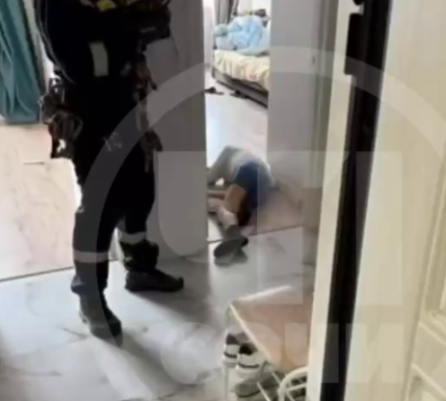 В Сочи спасатели вызволили мужчину из квартиры-ловушки