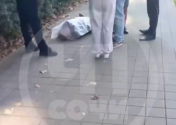 Тело мужчины найдено на тротуаре средь белого дня в Сочи