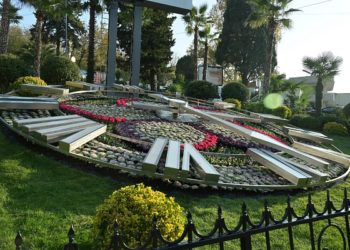 В Сочи завершилась реконструкция цветочных часов