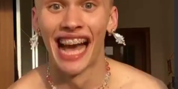 Семья блогера Милохина пытается легализоваться в США после продажи жилья в РФ