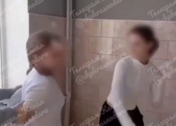 На Кубани подростки издевались над девочкой и сняли это на видео