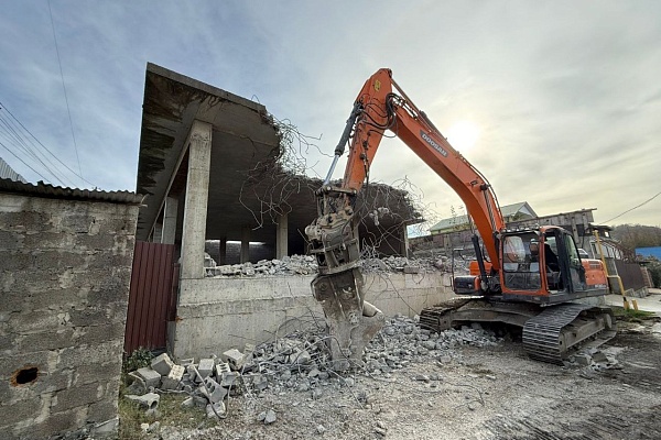 В Сочи снесли 126 самостроев с начала 2025 года