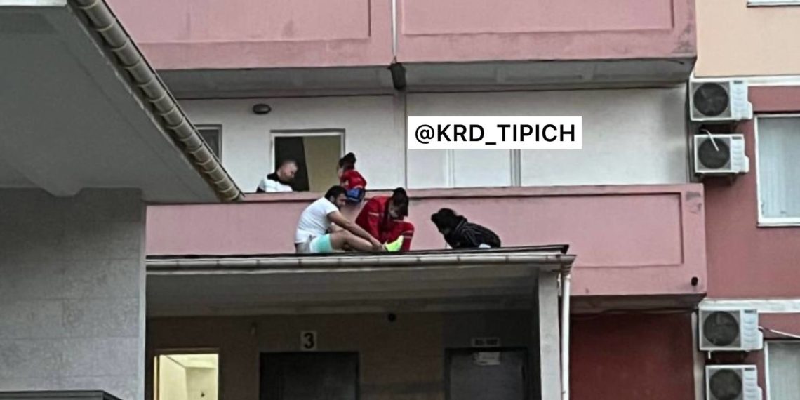 Сорвался и упал: в Краснодаре мальчик погиб из-за опасной игры на балконе