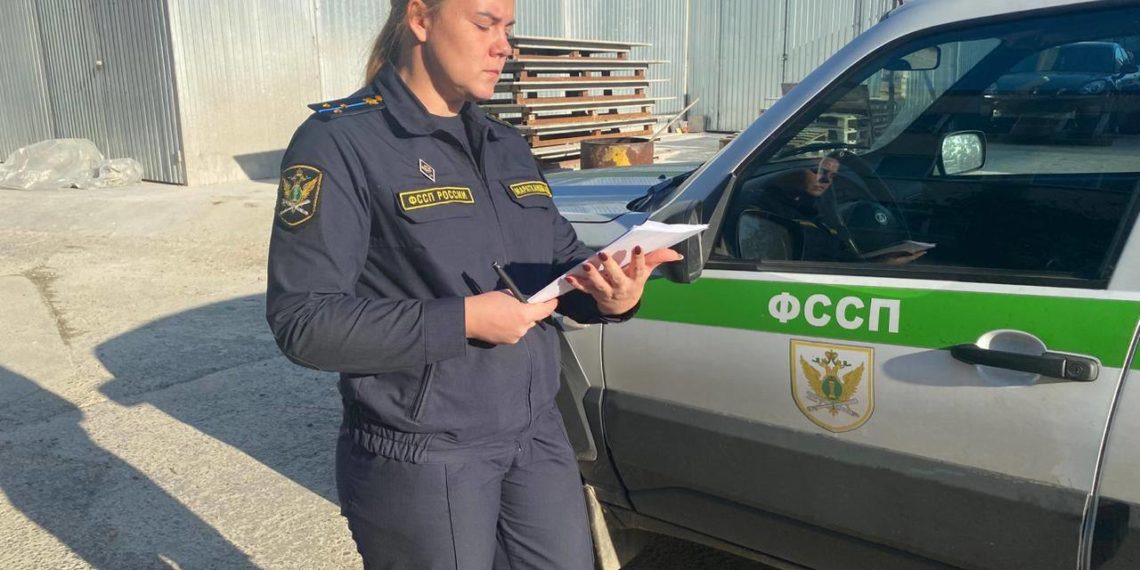 В Сочи снесли пятиэтажный «лодочный гараж», признанный самостроем