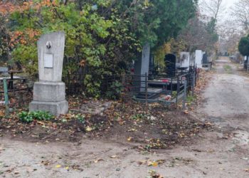 После огласки в СМИ убран мусор на Славянском кладбище в Краснодаре