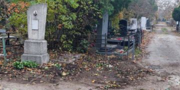 После огласки в СМИ убран мусор на Славянском кладбище в Краснодаре