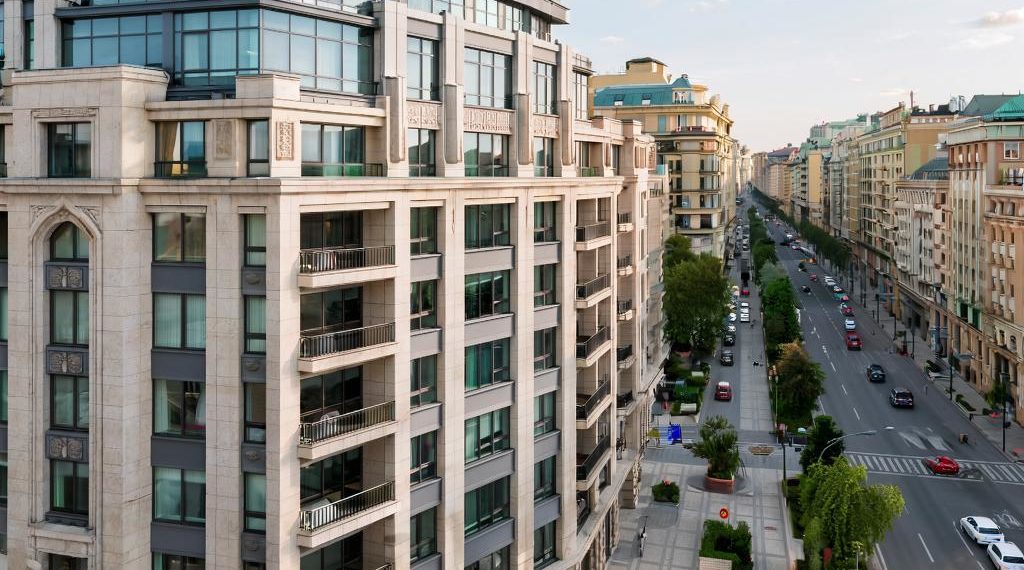 В Сочи на продажу выставлено шестиэтажное здание стоимостью 1 млрд рублей