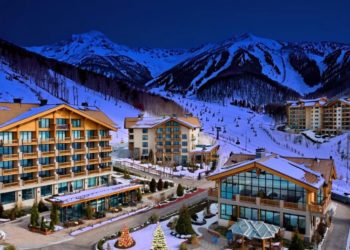 За новогодний снег в горных отелях Сочи придется отдать в три раза больше