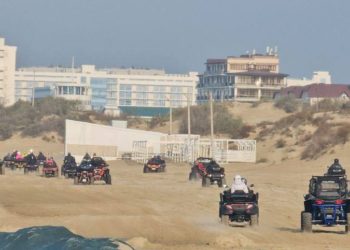 В Анапе нашли 50 участников массового заезда на квадроциклах по пляжу
