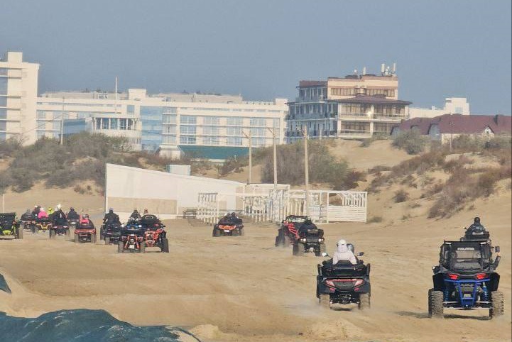 В Анапе нашли 50 участников массового заезда на квадроциклах по пляжу