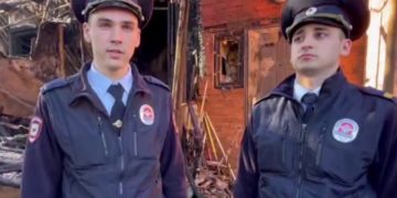 Полицейские спасли 15 человек из горящего дома в Краснодарском крае