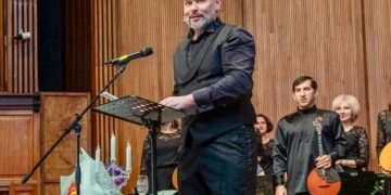 Глава Сочи Андрей Прошунин поздравил с юбилеем актера Максима Аверина