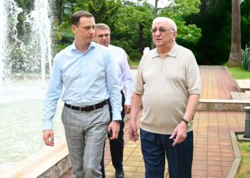 Глава Сочи поздравил с 80-летним юбилеем Почётного гражданина Заурбека Джелиева