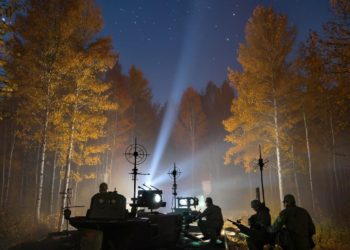 В нескольких районах Сочи очевидцы слышат работу ПВО