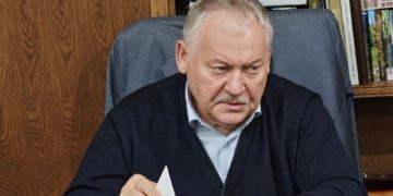 Сочинцы пожаловались Константину Затулину на опасный оползень на улице Ландышевой