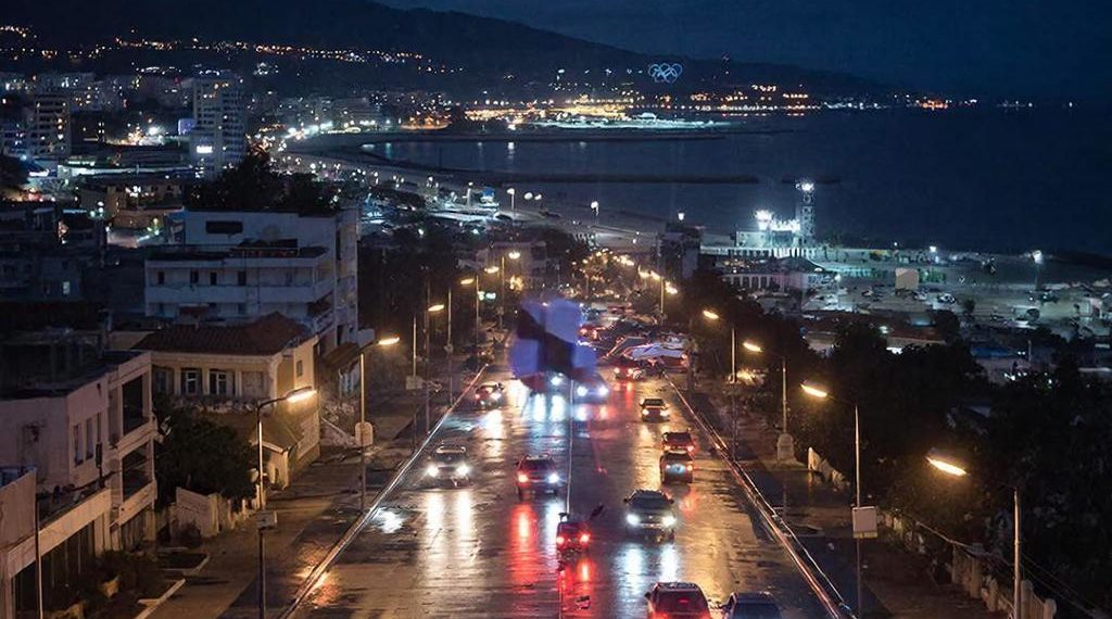 В Сочи на фоне угрозы БПЛА сирены звучат повторно, жителей просят уйти с улиц