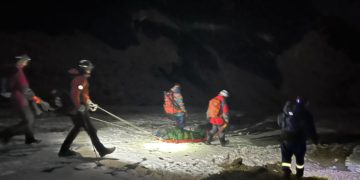 В Сочи спасатели эвакуировали с гор травмированную туристку в условиях непогоды