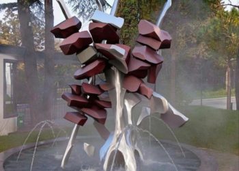 Каменное мясо и красные угли: в Сочи открыли «аппетитный» фонтан-шашлык