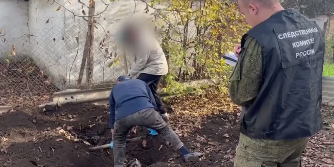 Житель Кубани до смерти избил женщину и закопал тело во дворе
