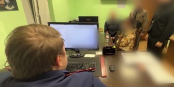 В Краснодаре пьяная 40-летняя женщина зарезала ревнивого сожителя