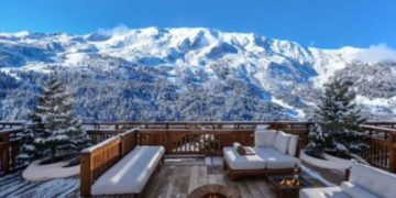 В сочинском поселке Эсто-Садок продают отель с рестораном за 3,8 млрд рублей